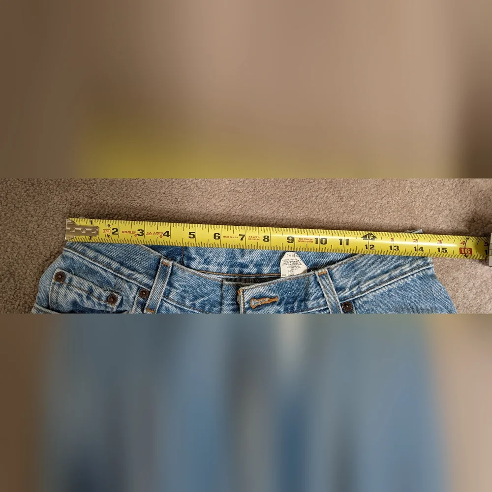 Vintage ladies Levi mom jeans 550s, tapered leg, as new 14, light wash
